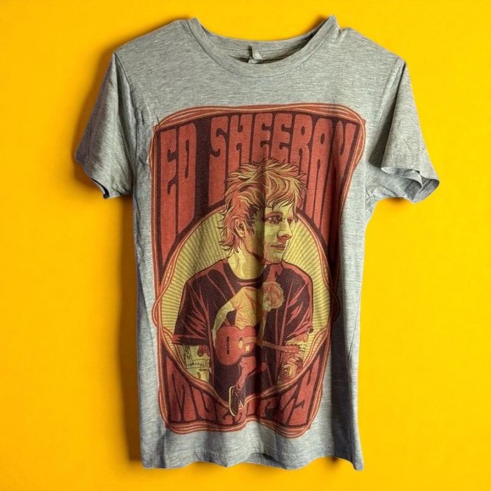 Ed Sheeran Graphic Tee in Gray